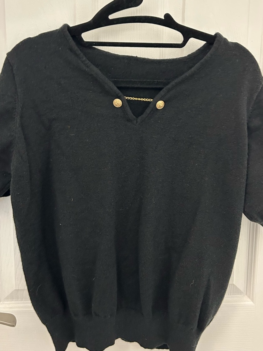 Black Shirt-Sleeved Sweater with Gold Chain, Sz L